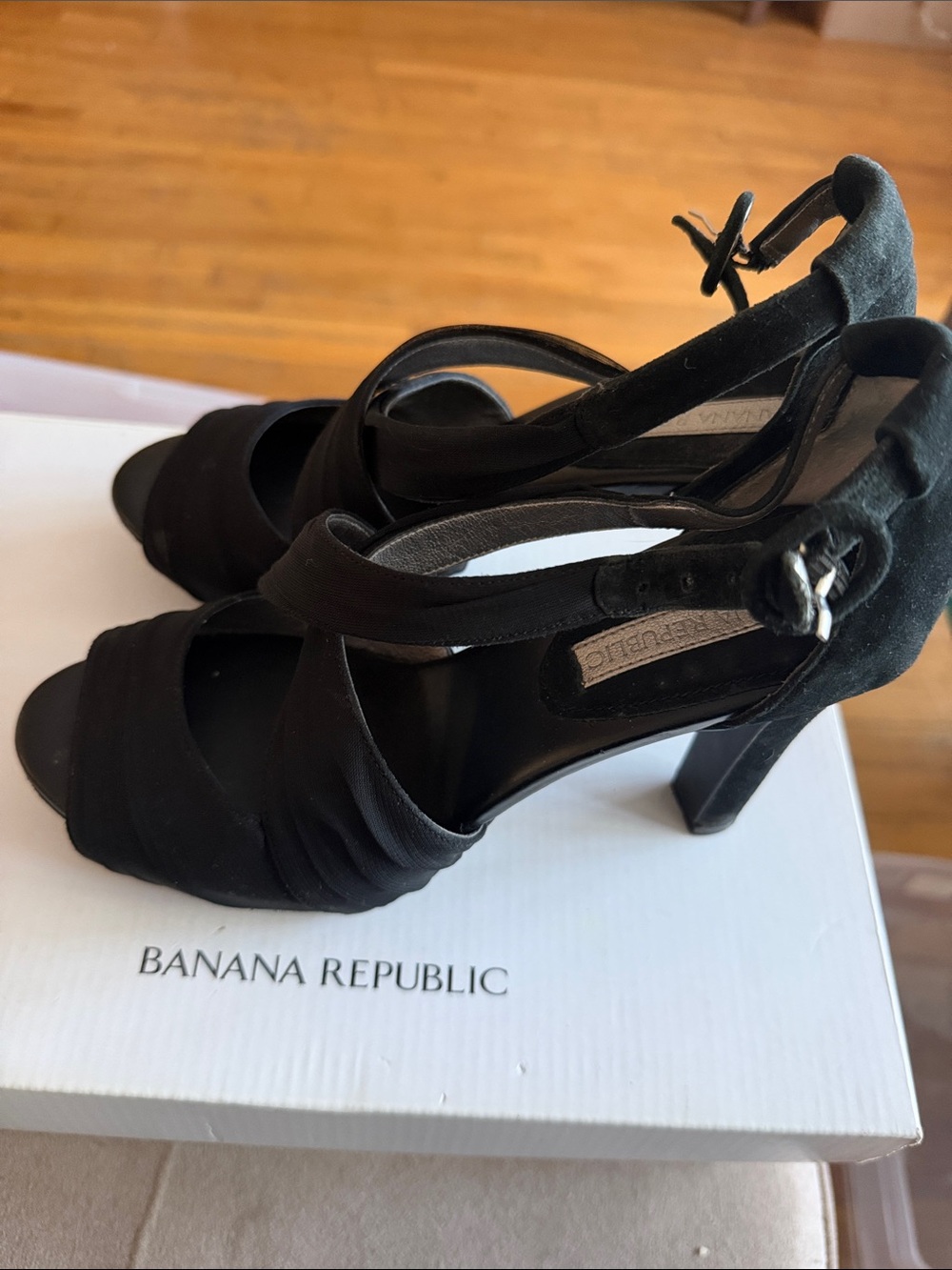 Banana Republic Raven Open-Peep Toe Block Heel Sandals Size  US 6.5 Black